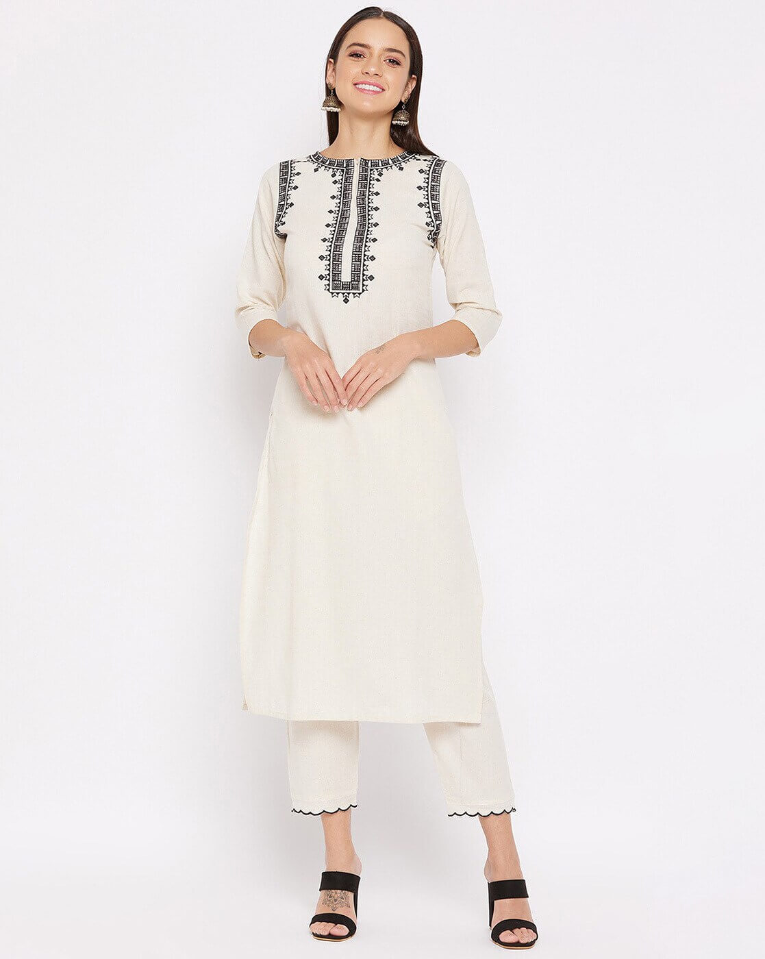 Off-White & Black Geometric Thread Embroidered Kurta Set with Scalloped Pants