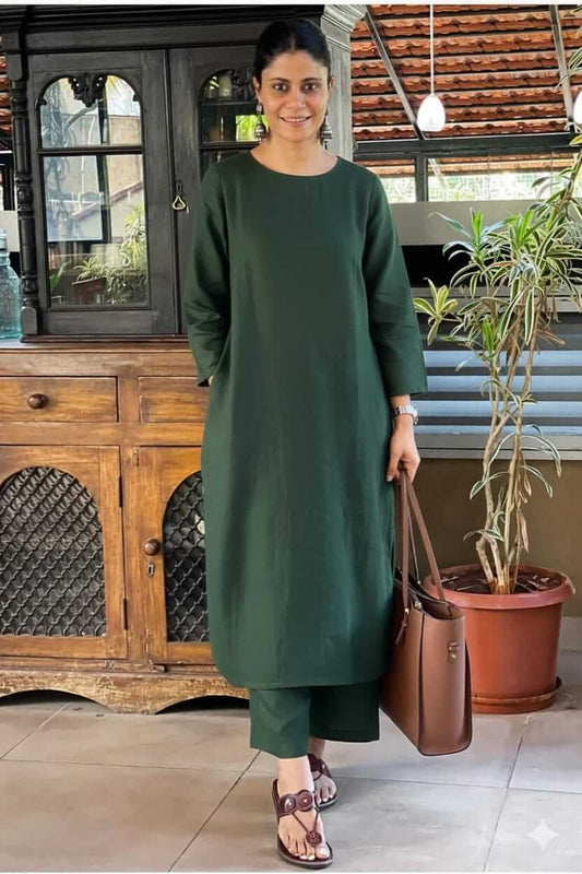 Premium Cotton Linen Solid Bottle Green Straight Kurta with Ankle-Length Pants Set – Minimalist 3/4 Sleeve Monochrome 2-Piece Smart Corporate Workspace Wear Outfit for Women