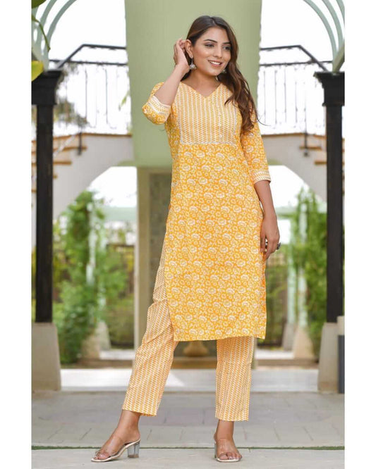 Women's Yellow Pure Cotton Floral Printed Straight Kurti Pant Set – 2-Piece Jaipuri Cotton Suit Set with Chevron Yoke and Lupi Buttons