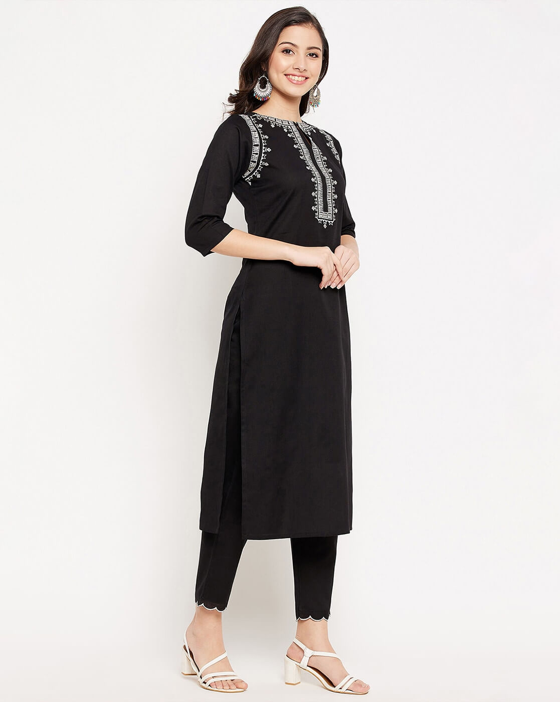 Black & Off-White Geometric Thread Embroidered Kurta Set with Scalloped Pants