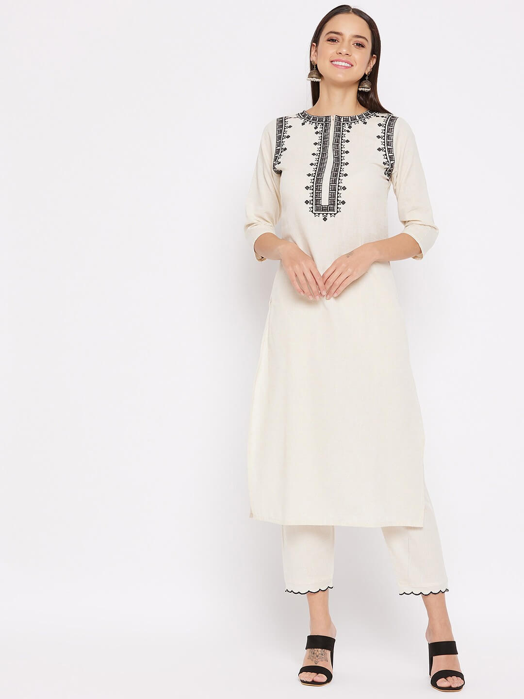 Off-White & Black Geometric Thread Embroidered Kurta Set with Scalloped Pants